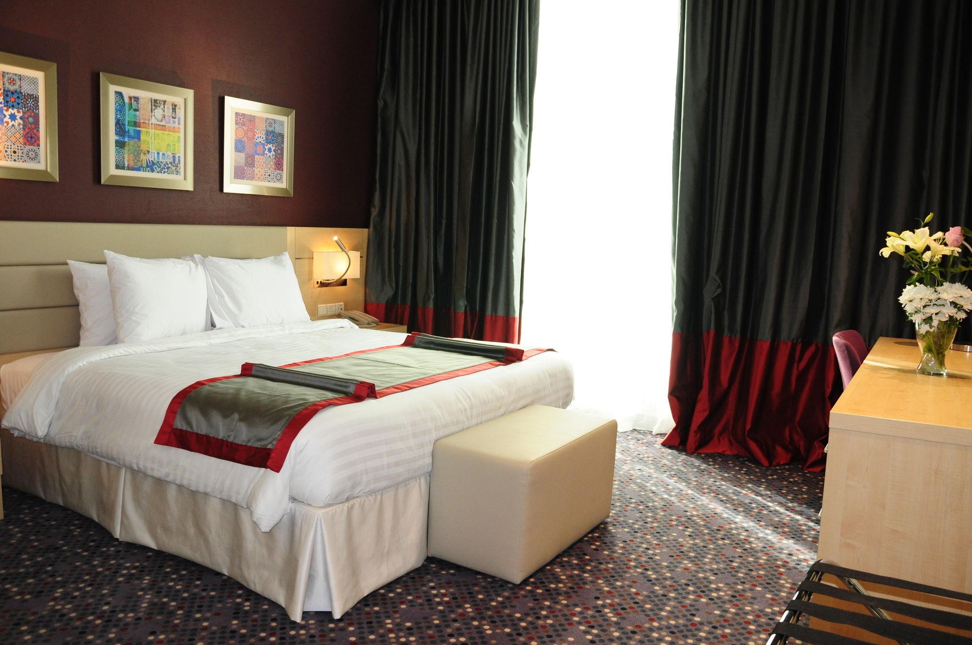 אל חובר Sas Residence & Hotel, Dhahran - Formerly Radisson Blu מראה חיצוני תמונה