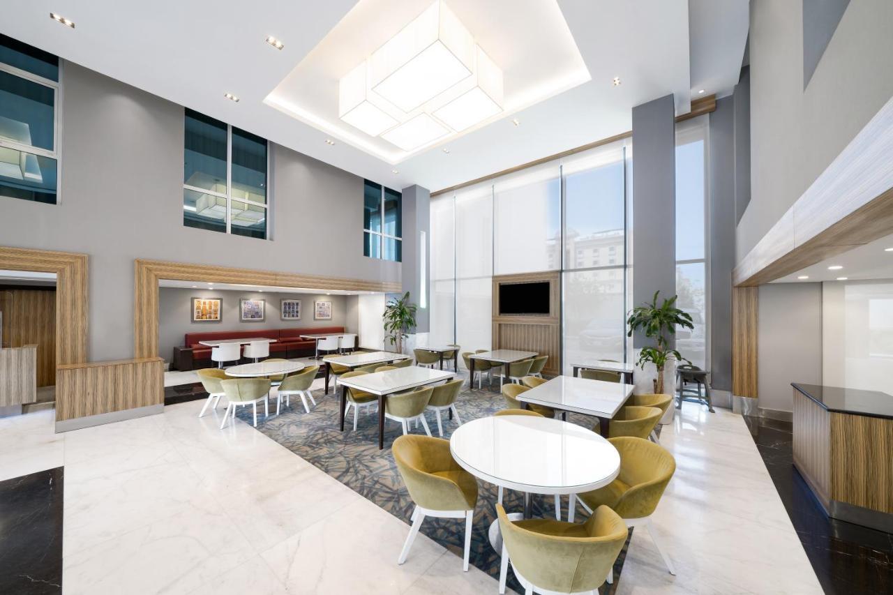 אל חובר Sas Residence & Hotel, Dhahran - Formerly Radisson Blu מראה חיצוני תמונה