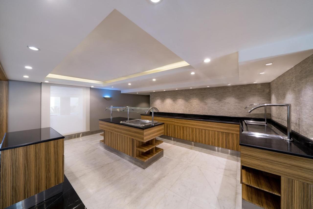 אל חובר Sas Residence & Hotel, Dhahran - Formerly Radisson Blu מראה חיצוני תמונה
