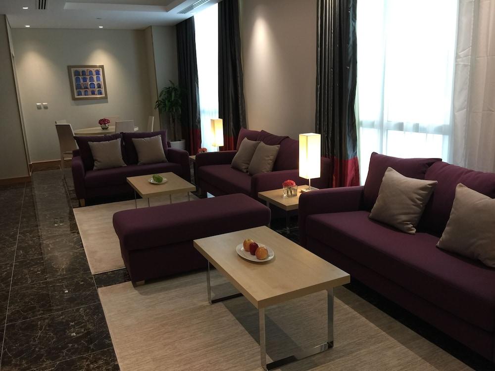אל חובר Sas Residence & Hotel, Dhahran - Formerly Radisson Blu מראה חיצוני תמונה